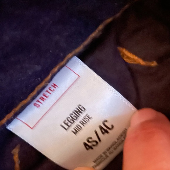 Express dark wash stretch jean leggings in 4 short. - Picture 2 of 6